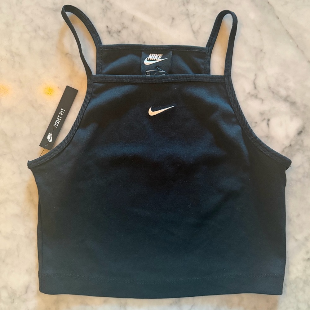 Nike sportswear - women’s crop top - black size small NWT